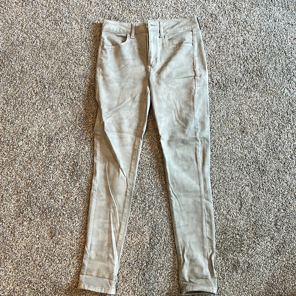 American Eagle Outfitters Light Washed Camo High Waisted Jegging